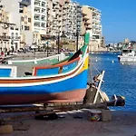 Cosy -2 Balcony - Spinola Bay, Beaches, Casino, Restaurants, Shops & Buses Saint Julian's