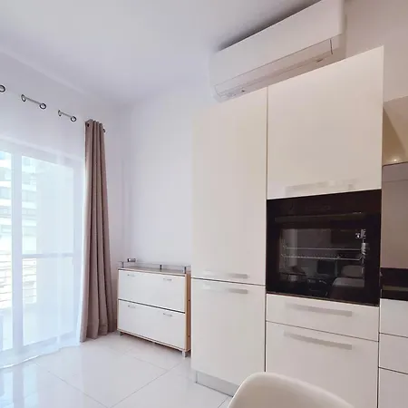 Apartment Cosy -2 Balcony - Spinola Bay, Beaches, Casino, Restaurants, Shops & Buses San Ġiljan