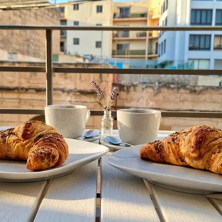 Cosy & Spacious Balcony - Spinola Bay, Beaches, Restaurants, Casino Apartment Saint Julian's