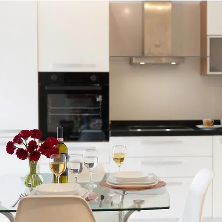 Cosy, Spacious -balcony -spinola Bay -english Schools -beach -casinos * Saint Julian's