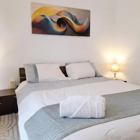 Cosy, Spacious -balcony -spinola Bay -english Schools -beach -casinos * Saint Julian's