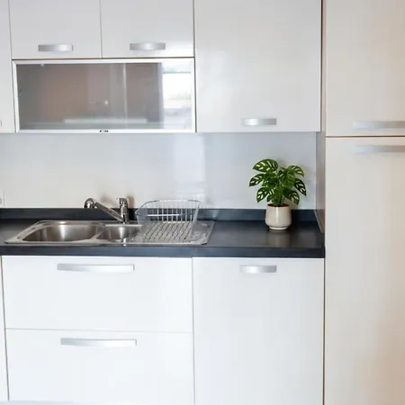 Cosy & Spacious Balcony - Spinola Bay, Beaches, Restaurants, Casino * Saint Julian's